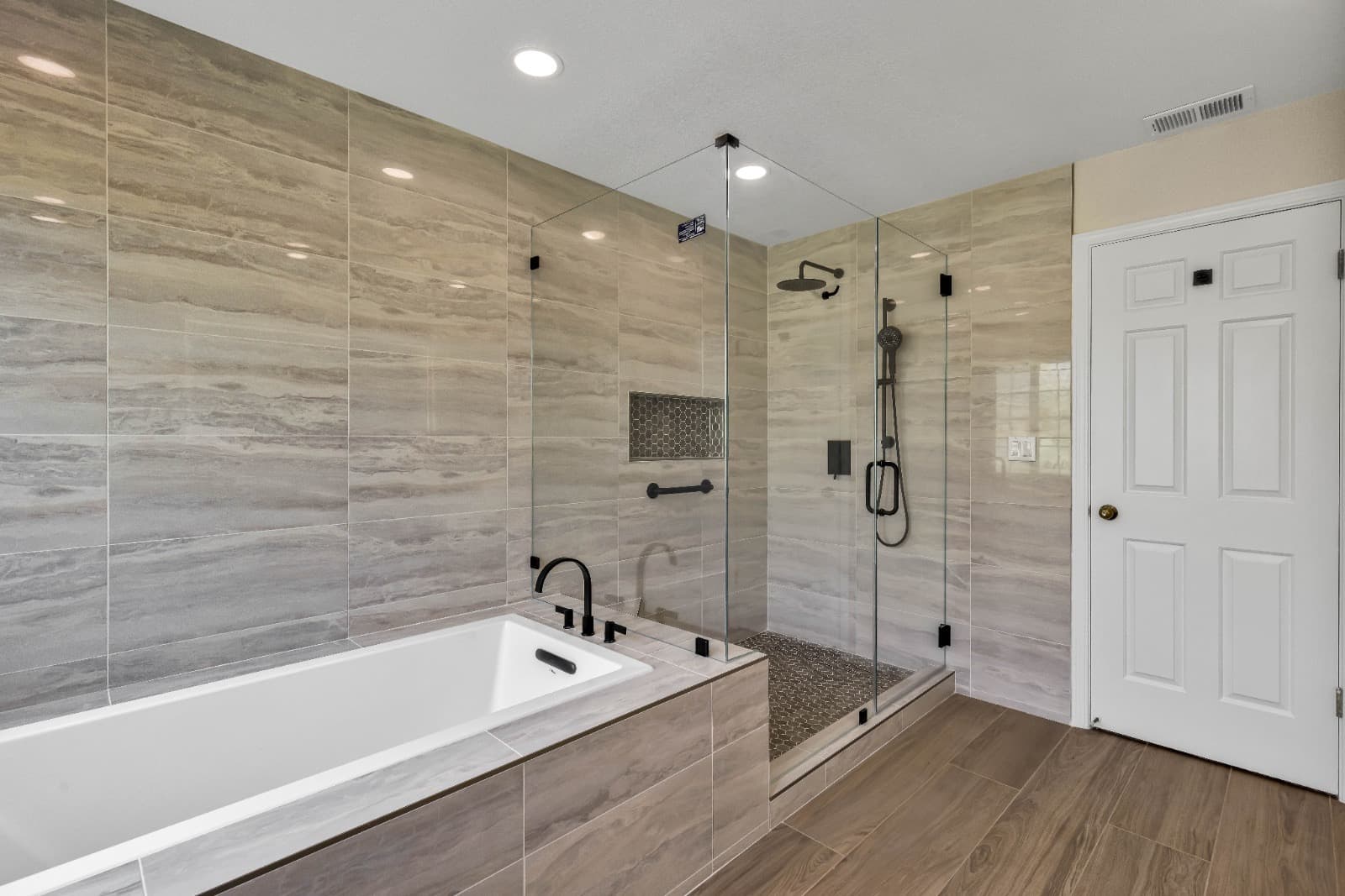 Vista Grande Master Bath - Image 2